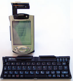 Pocketop Wireless Link keyboard with iPAQ